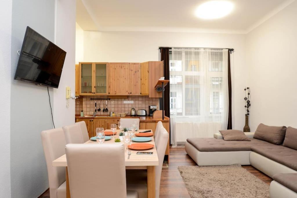 Famous Kiraly Street At Large 3Br 10Ppl @ Central Budapest Exterior photo